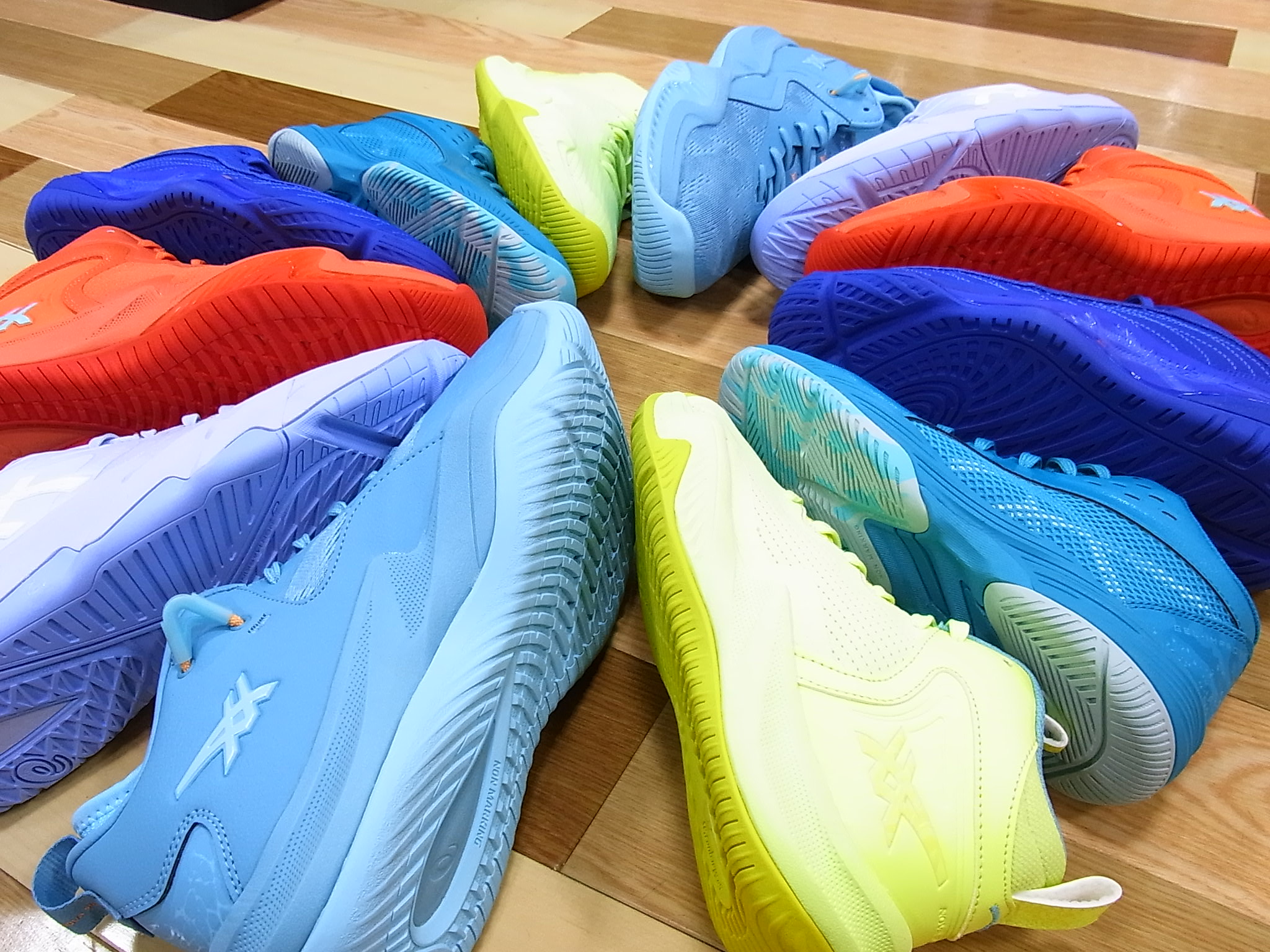 27.0 バッシュ　未使用　値下げ 楽天市場】2.5E幅相当 ミズノ メンズ レディース ウエーブトランジスタ